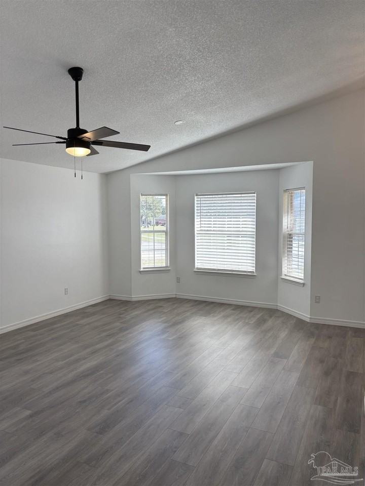 3154 Seafarers Way - Photo 2 of 20