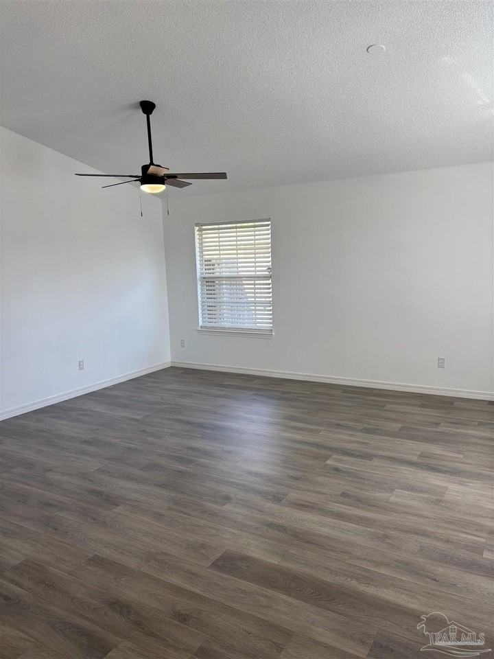 3154 Seafarers Way - Photo 3 of 20