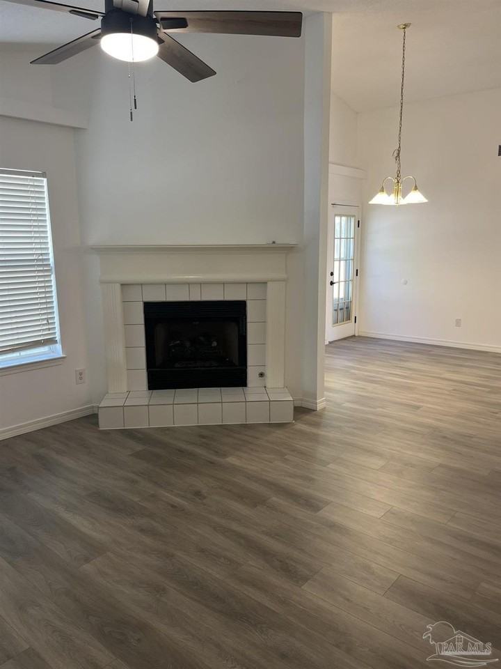 3154 Seafarers Way - Photo 4 of 20