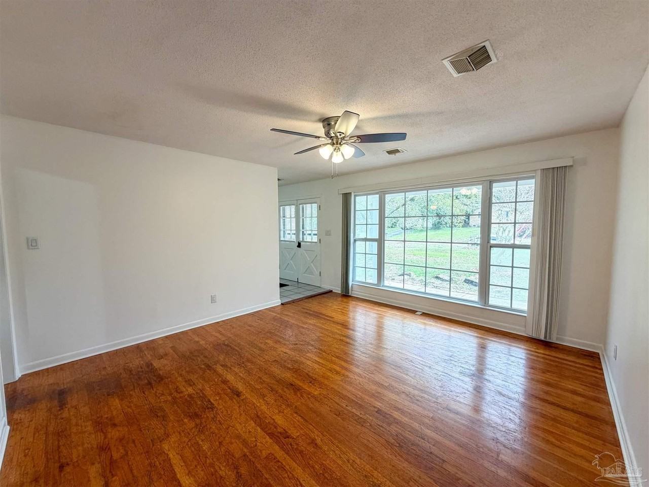 7 N 77th Ave - Photo 2 of 40