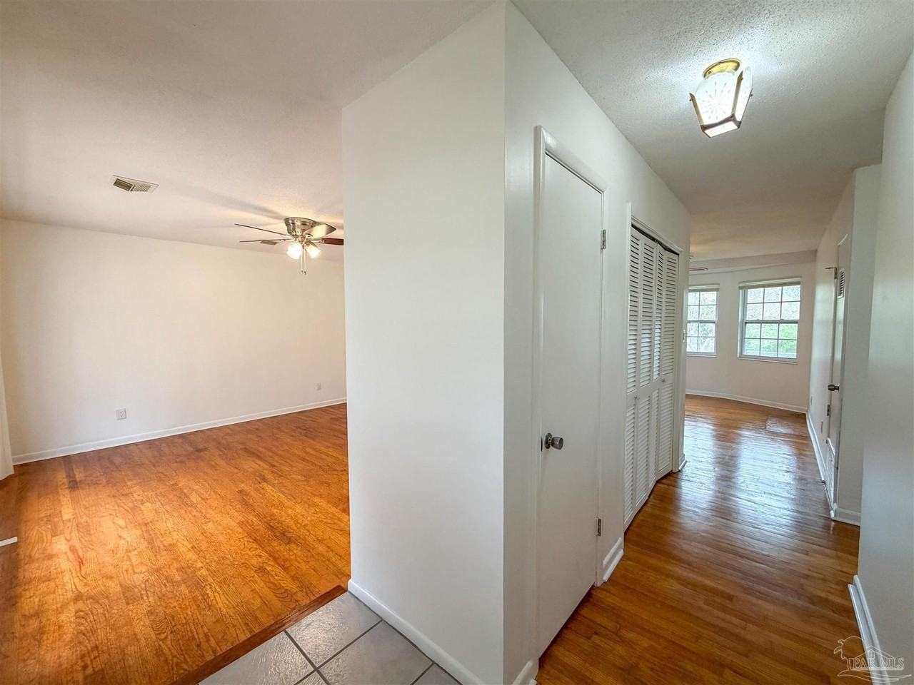 7 N 77th Ave - Photo 4 of 40