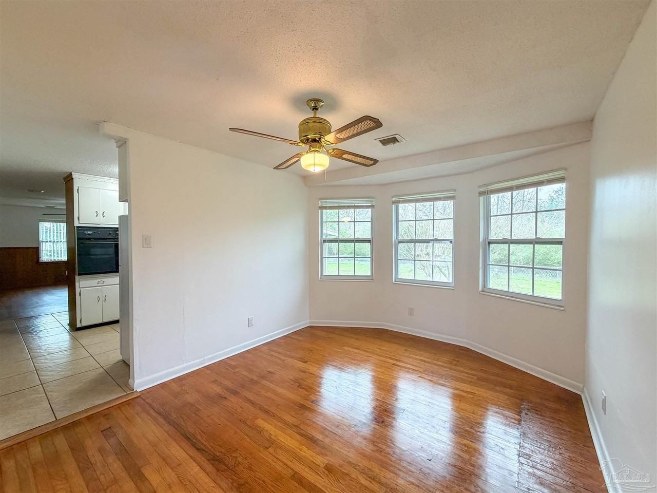 7 N 77th Ave - Photo 5 of 40