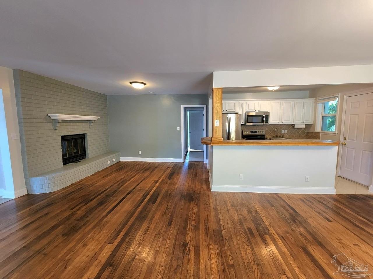 206 Berry Rd - Photo 5 of 17