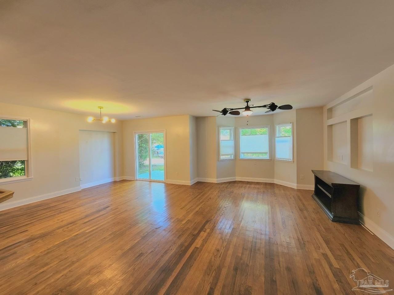 206 Berry Rd - Photo 6 of 17