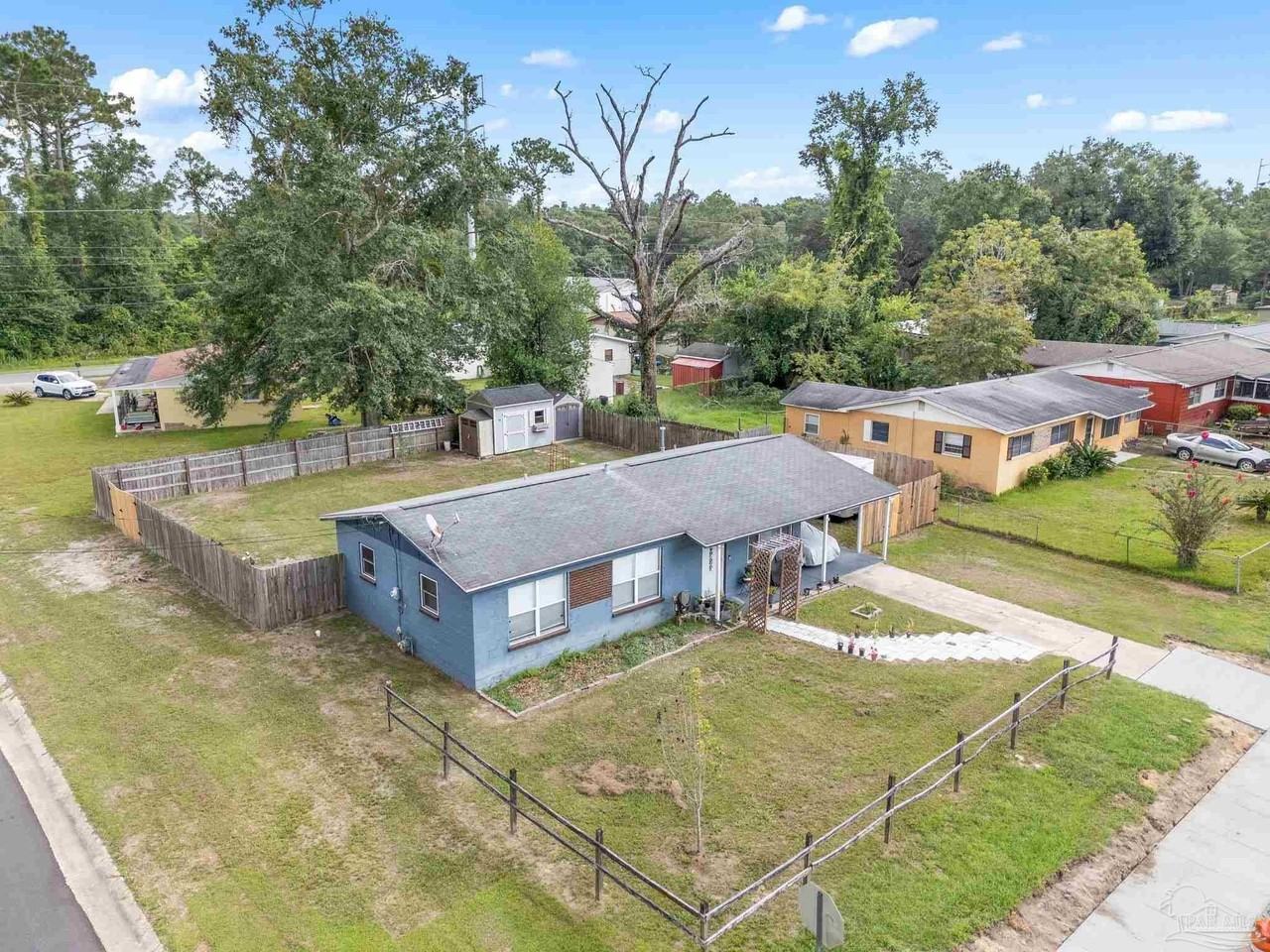 7870 Castlegate Dr - Photo 3 of 19