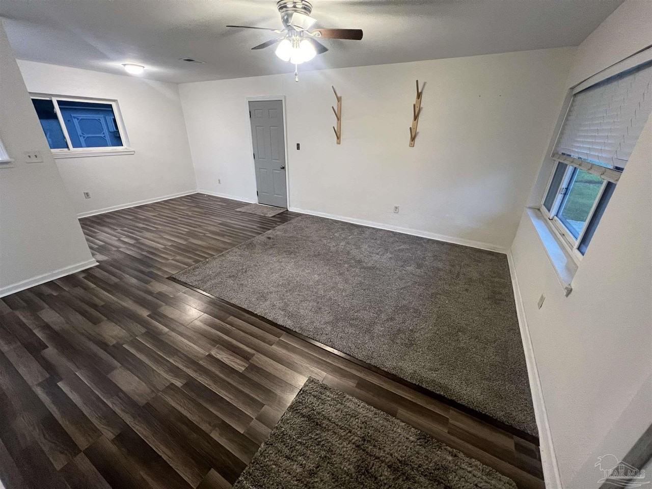 7870 Castlegate Dr - Photo 7 of 19