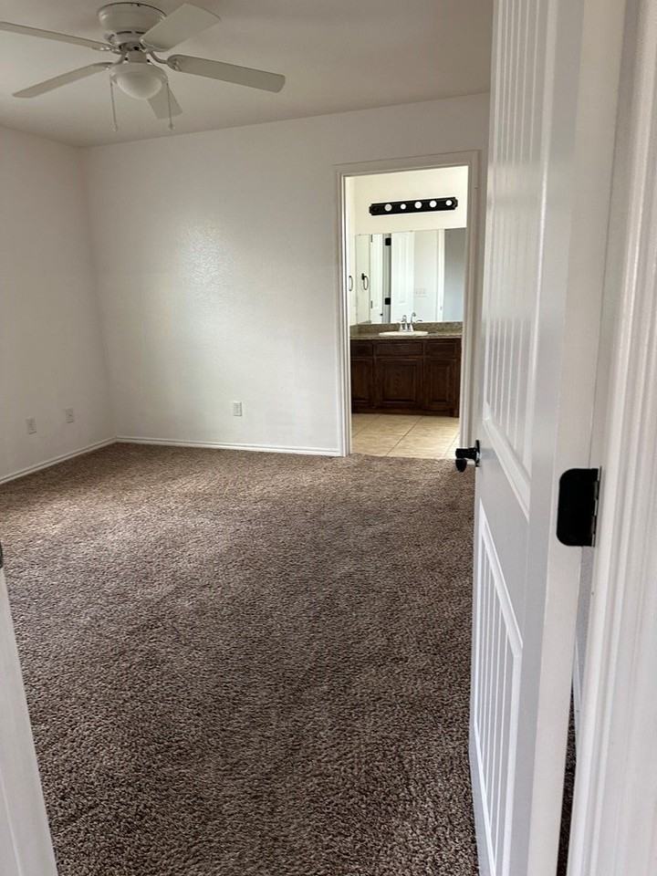 1218 Elm Ave - Photo 7 of 11