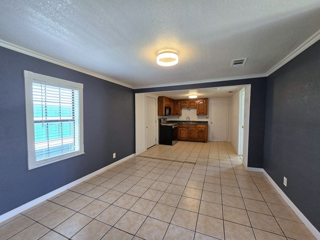 100 N Tilden St - Photo 3 of 13