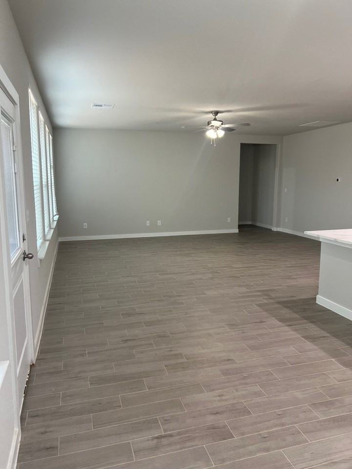 2011 Raleigh Point Dr - Photo 3 of 26