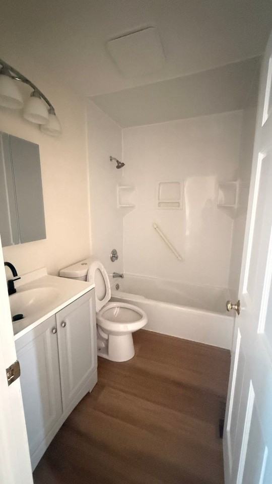 604 Bayview Pt - Photo 5 of 17