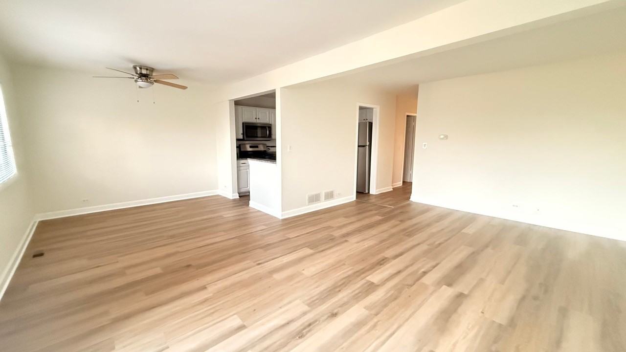 604 Bayview Pt - Photo 7 of 17