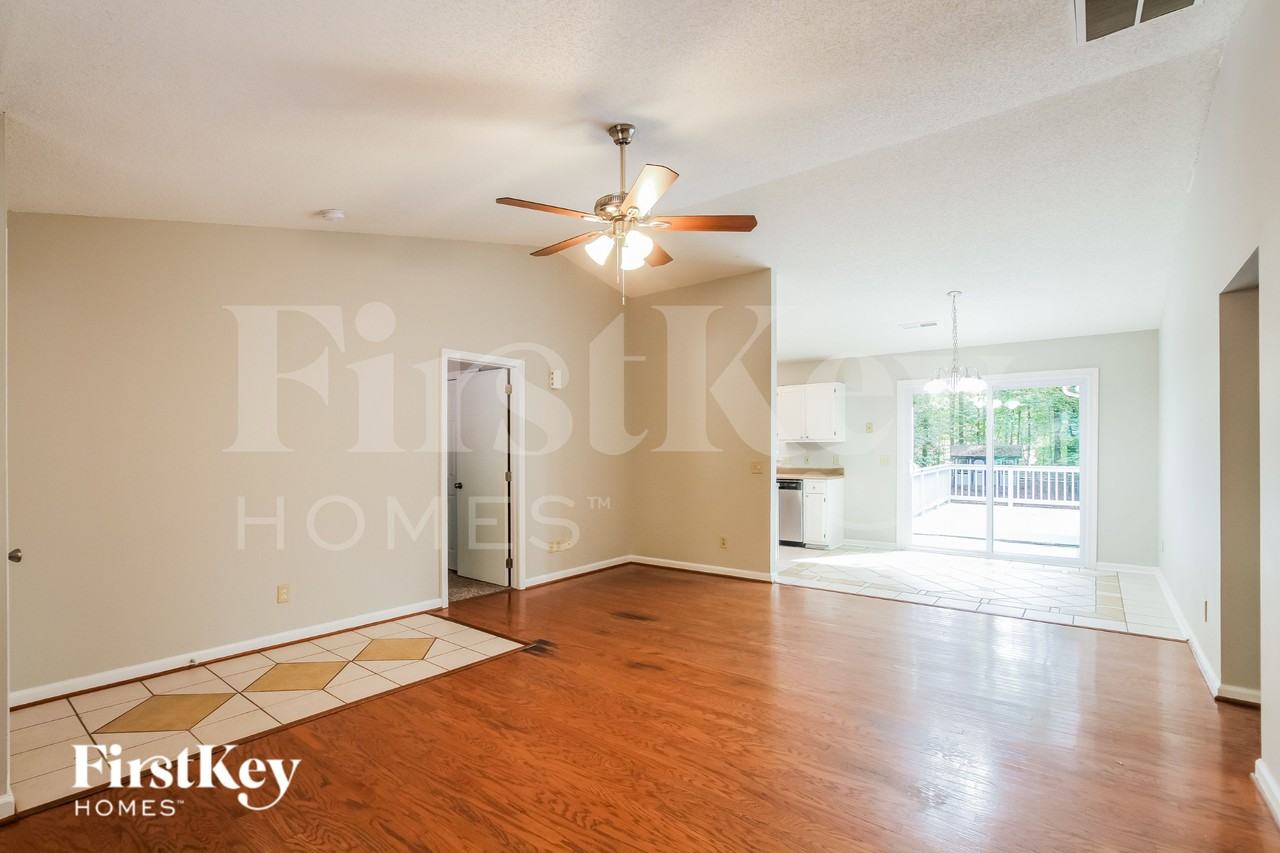 110 Waderich Ln - Photo 6 of 19