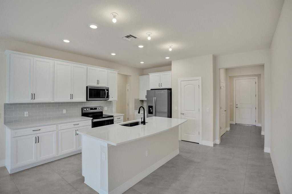 4841 Chantilly Rd - Photo 3 of 28