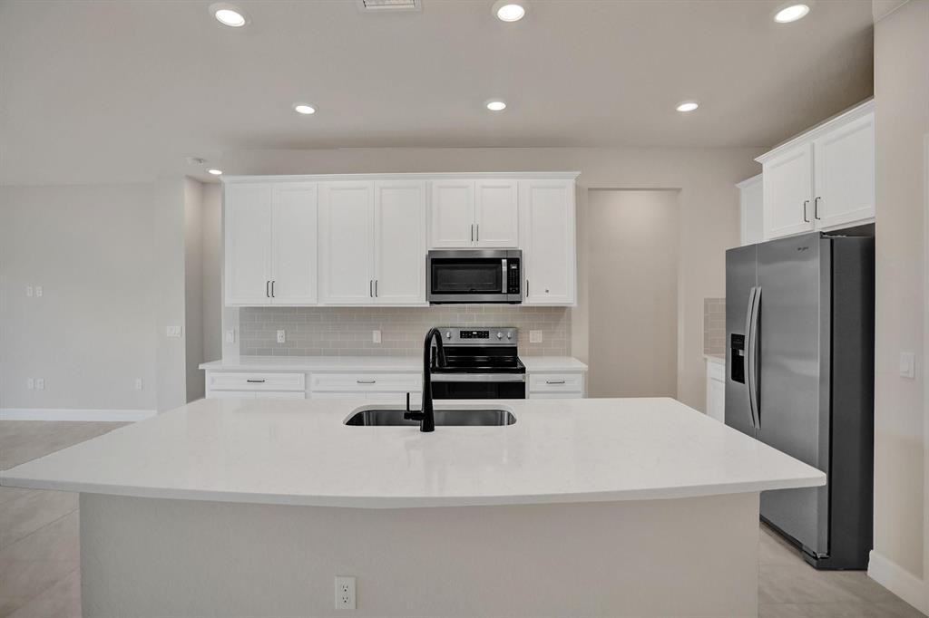 4841 Chantilly Rd - Photo 4 of 28