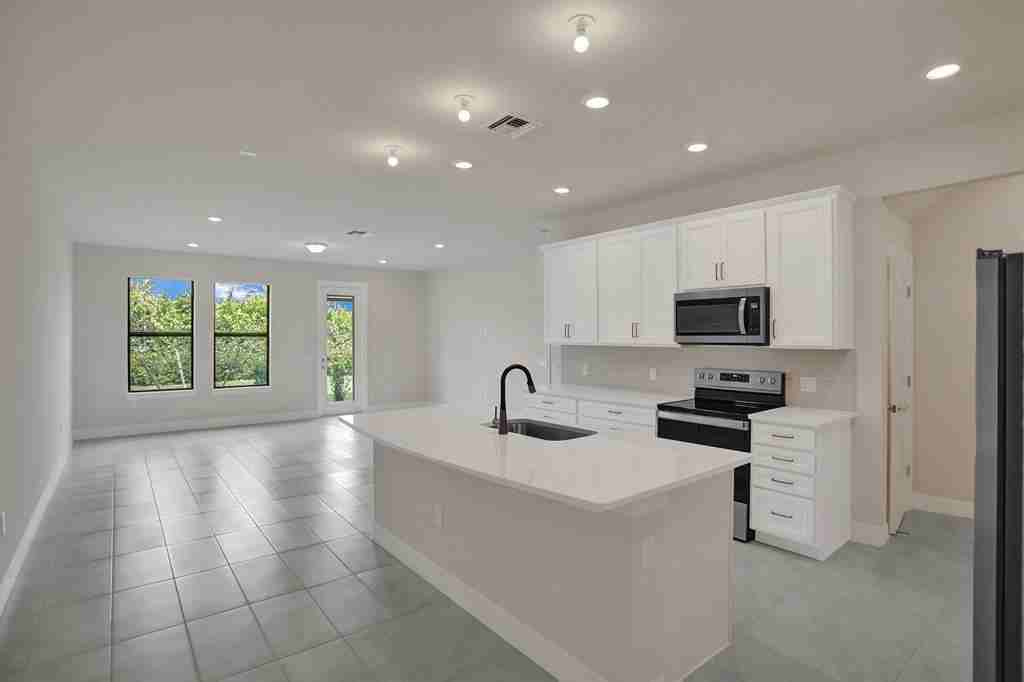 4841 Chantilly Rd - Photo 5 of 28