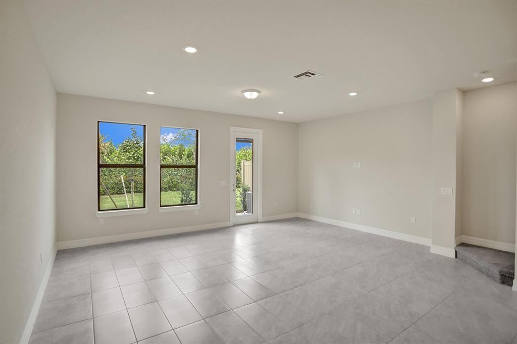 4841 Chantilly Rd - Photo 6 of 28