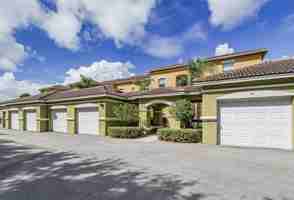 featured image of 5090 Fairways Cir #H207