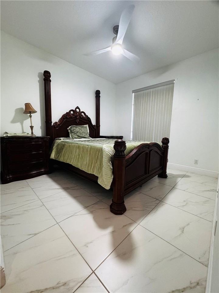 4555 61st Ter - Photo 5 of 11