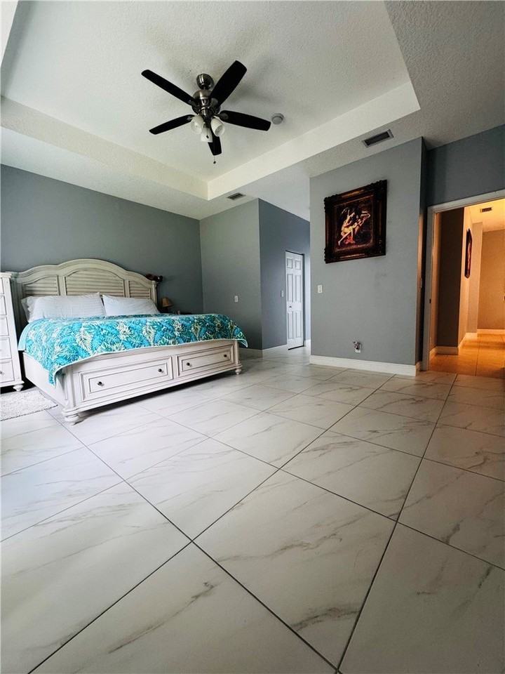 4555 61st Ter - Photo 7 of 11