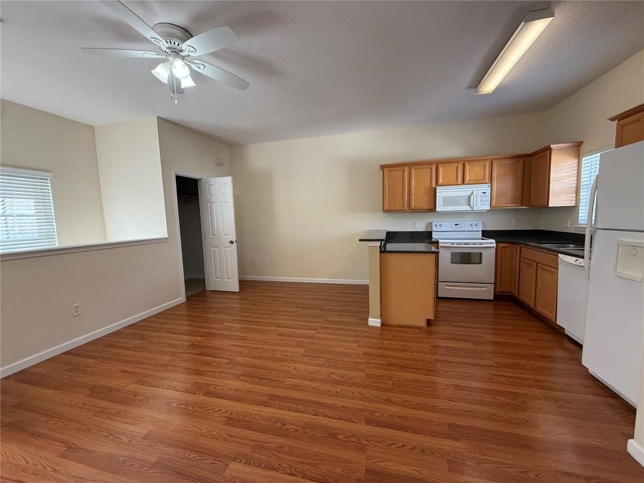 823 Oak Shadows Rd - Photo 5 of 12
