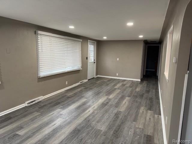 2434 N Long Lake Rd - Photo 5 of 16