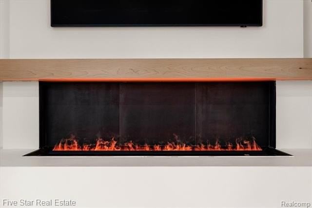 960 Davis Ave - Photo 7 of 44