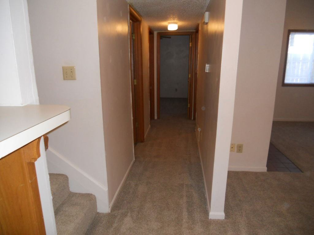 2322 Hawthorn Dr - Photo 6 of 8