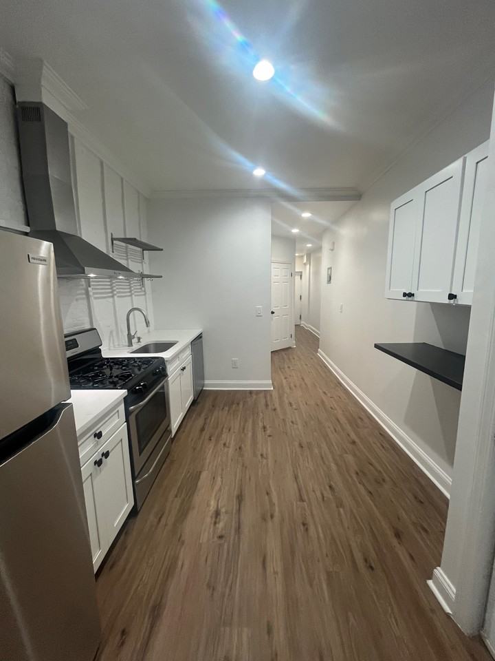 313 Stockholm St Apt 1 - Photo 4 of 15