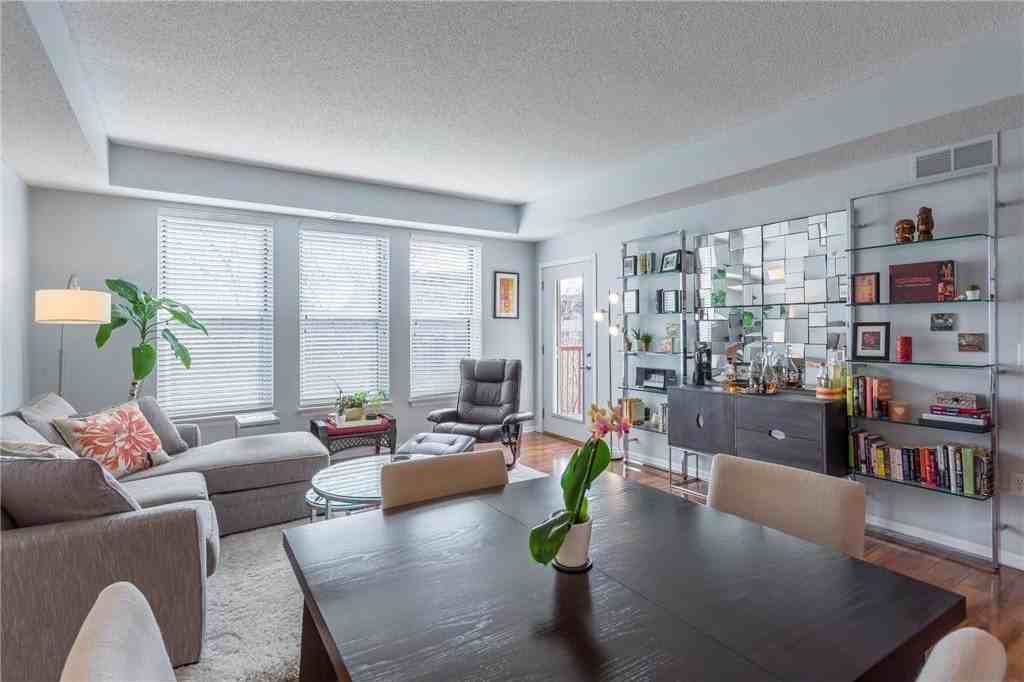 545 N 1st St #403 - Photo 2 of 39