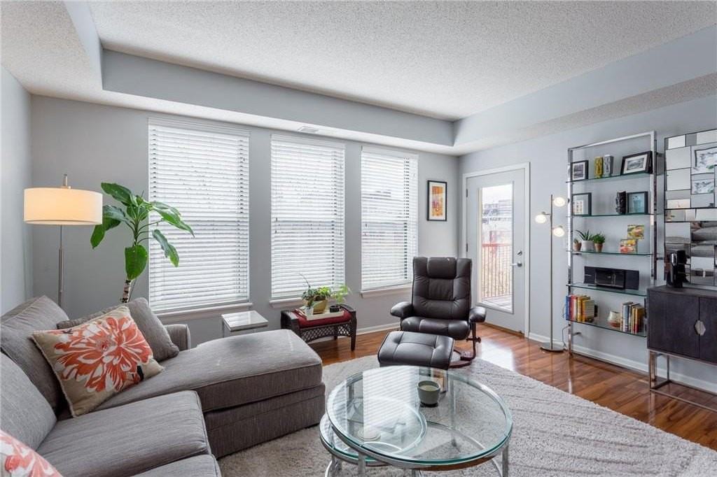 545 N 1st St #403 - Photo 5 of 39