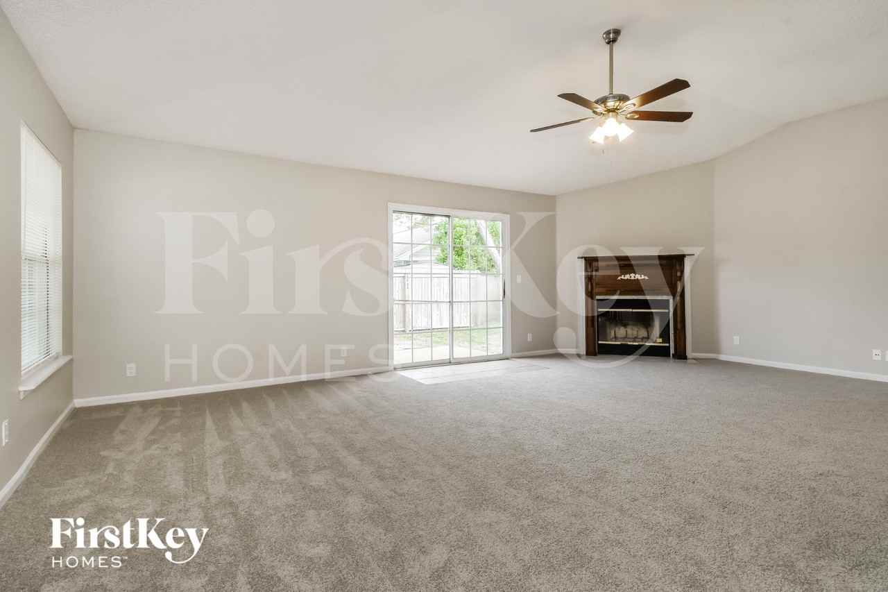 12621 Ashmore Green Dr S - Photo 4 of 16