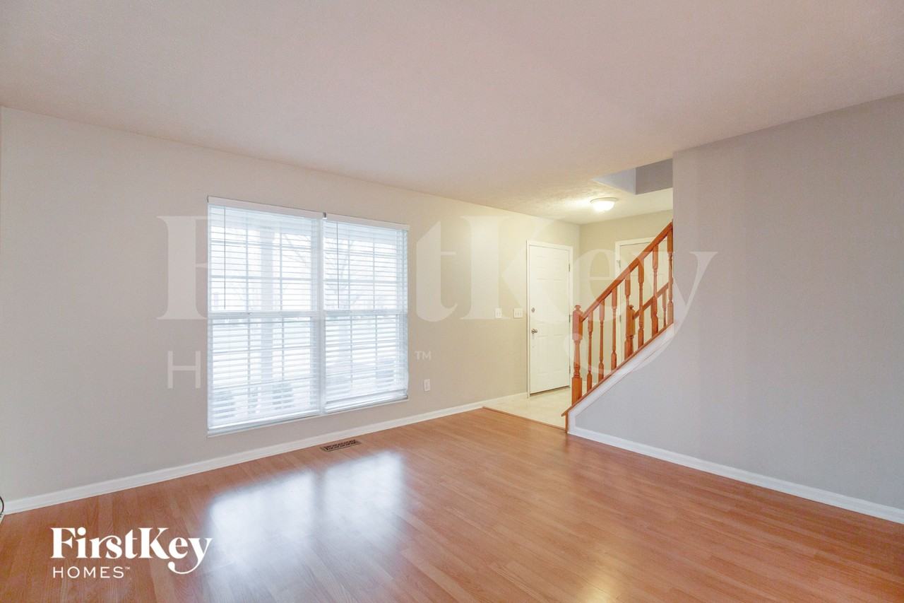 903 Pineneedle Pl - Photo 4 of 16