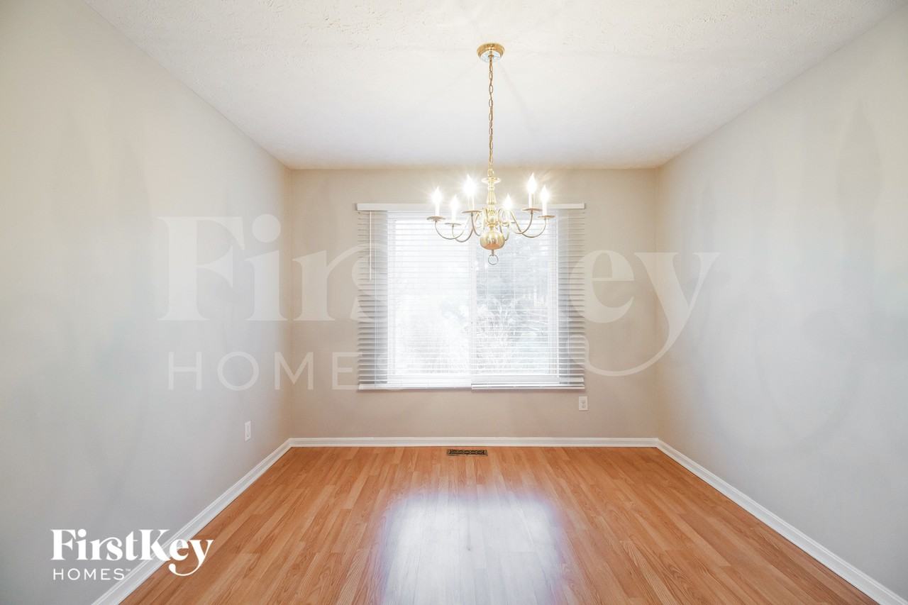 903 Pineneedle Pl - Photo 5 of 16