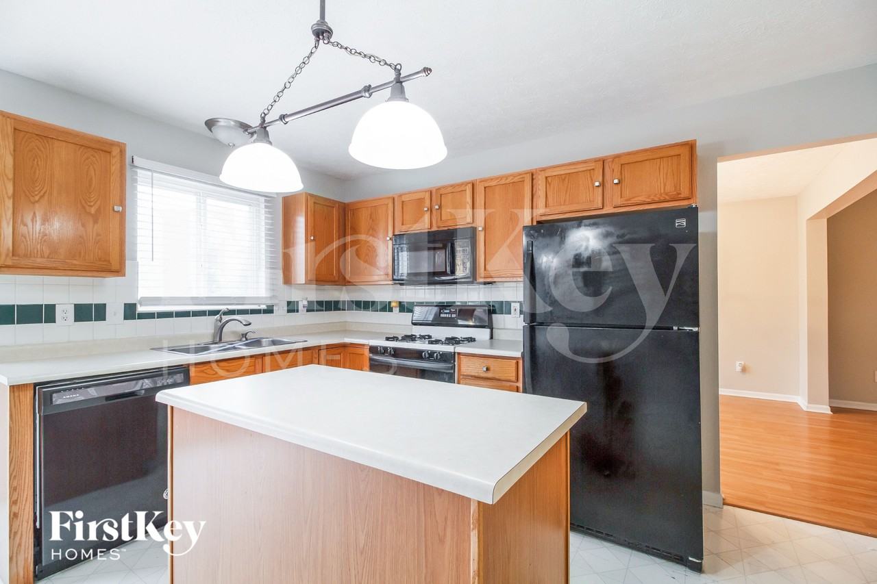 903 Pineneedle Pl - Photo 7 of 16