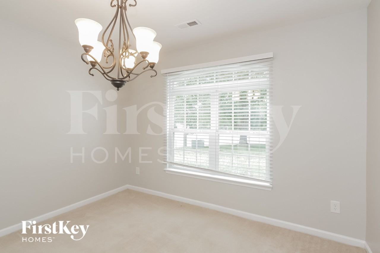 109 Egerton Dr - Photo 6 of 16