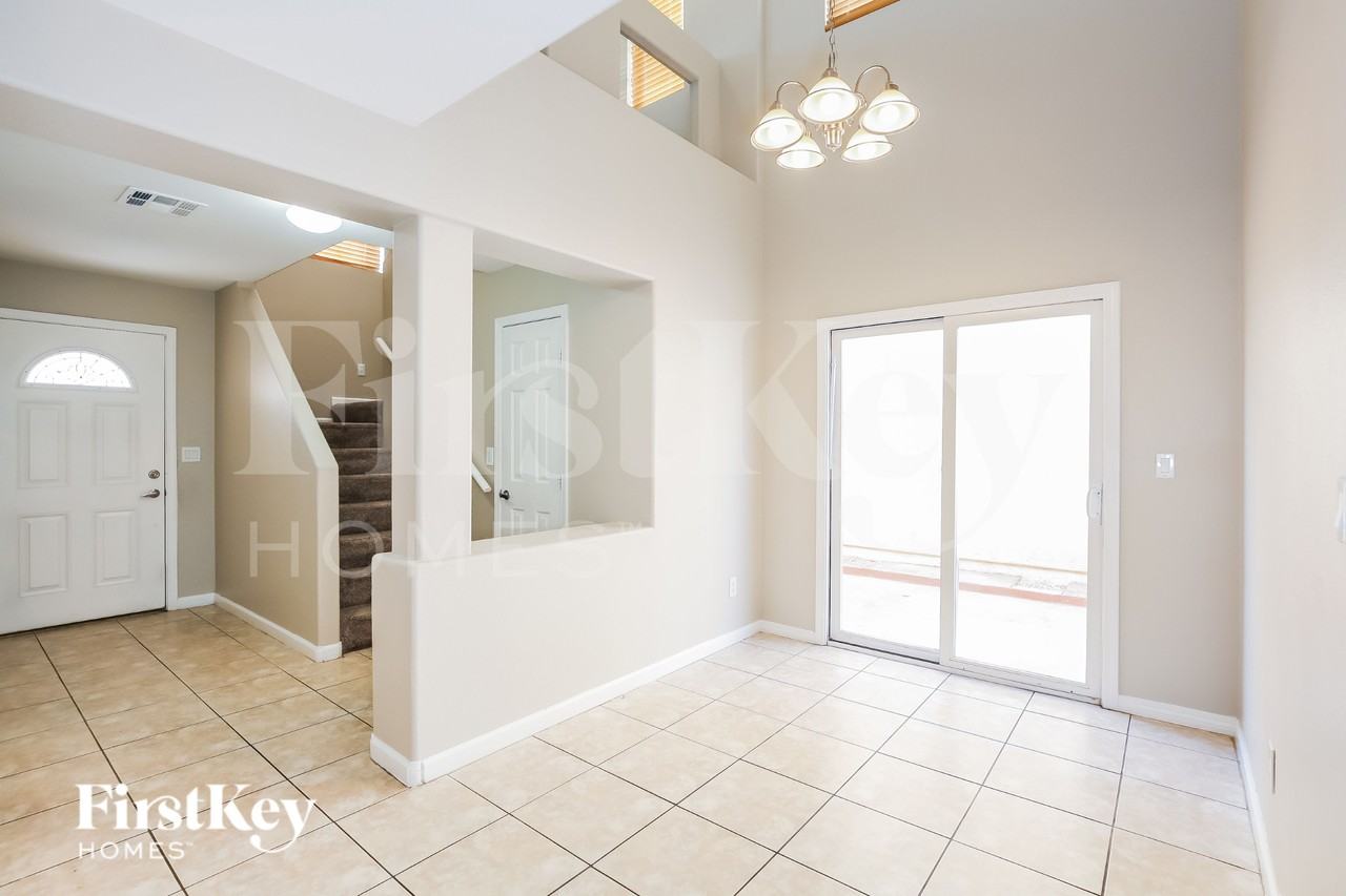 7202 Cestrum Rd - Photo 5 of 16