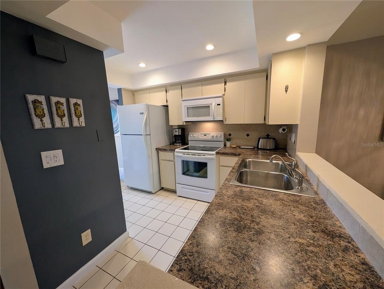 6896 W Country Club Ln #148 - Photo 6 of 22