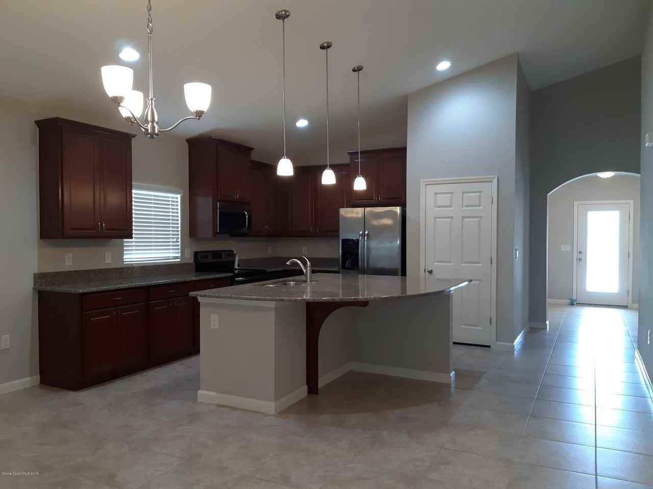 4165 Harvest Cir - Photo 3 of 18