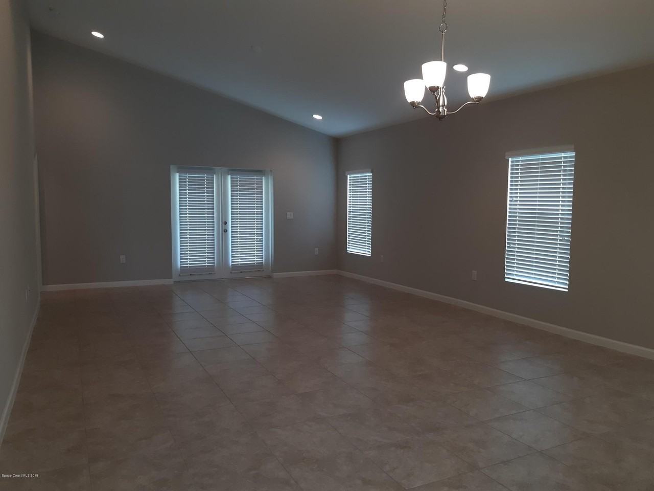 4165 Harvest Cir - Photo 4 of 18