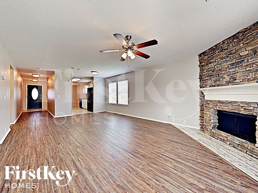 8812 Sagebrush Trl - Photo 4 of 17