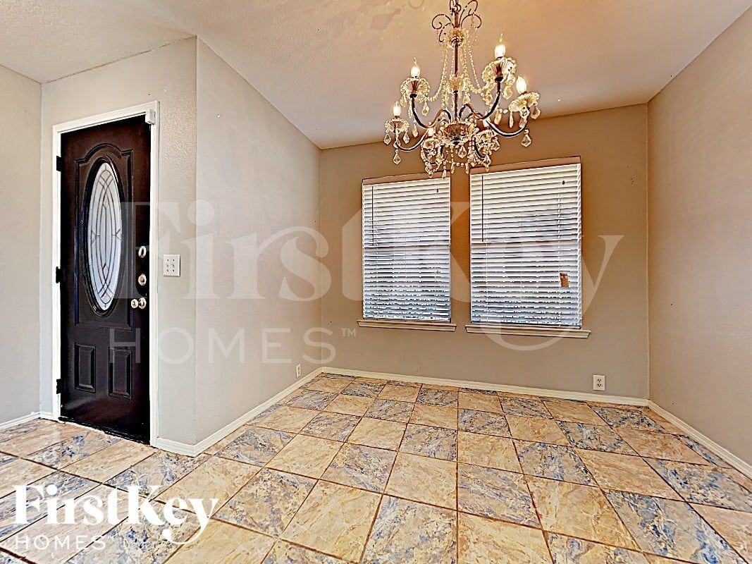 8812 Sagebrush Trl - Photo 6 of 17