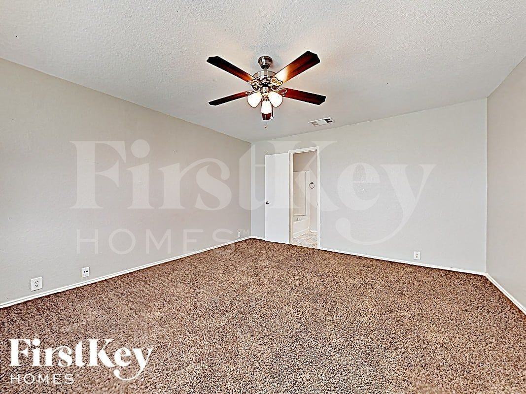 8812 Sagebrush Trl - Photo 7 of 17