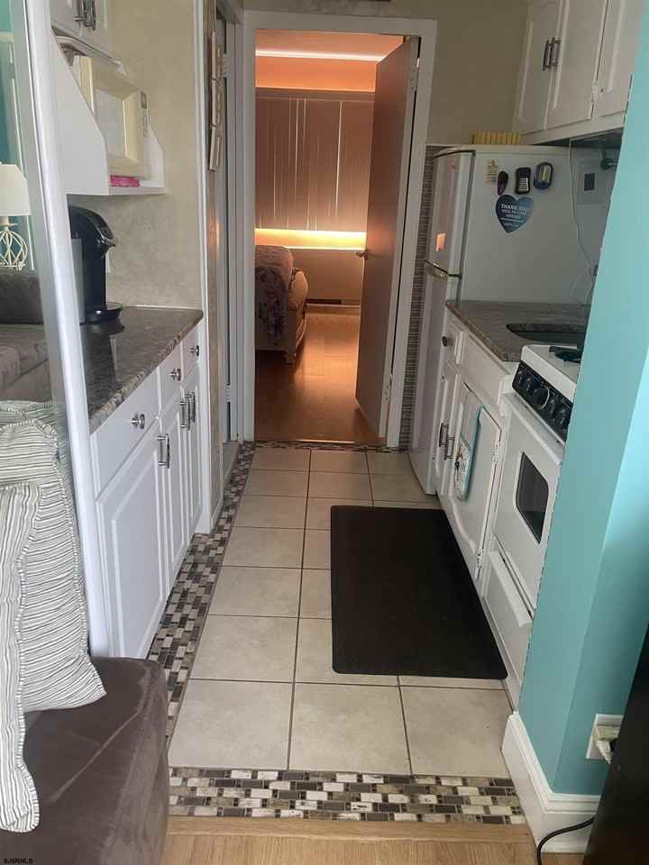 6100 Boardwalk - Photo 6 of 8