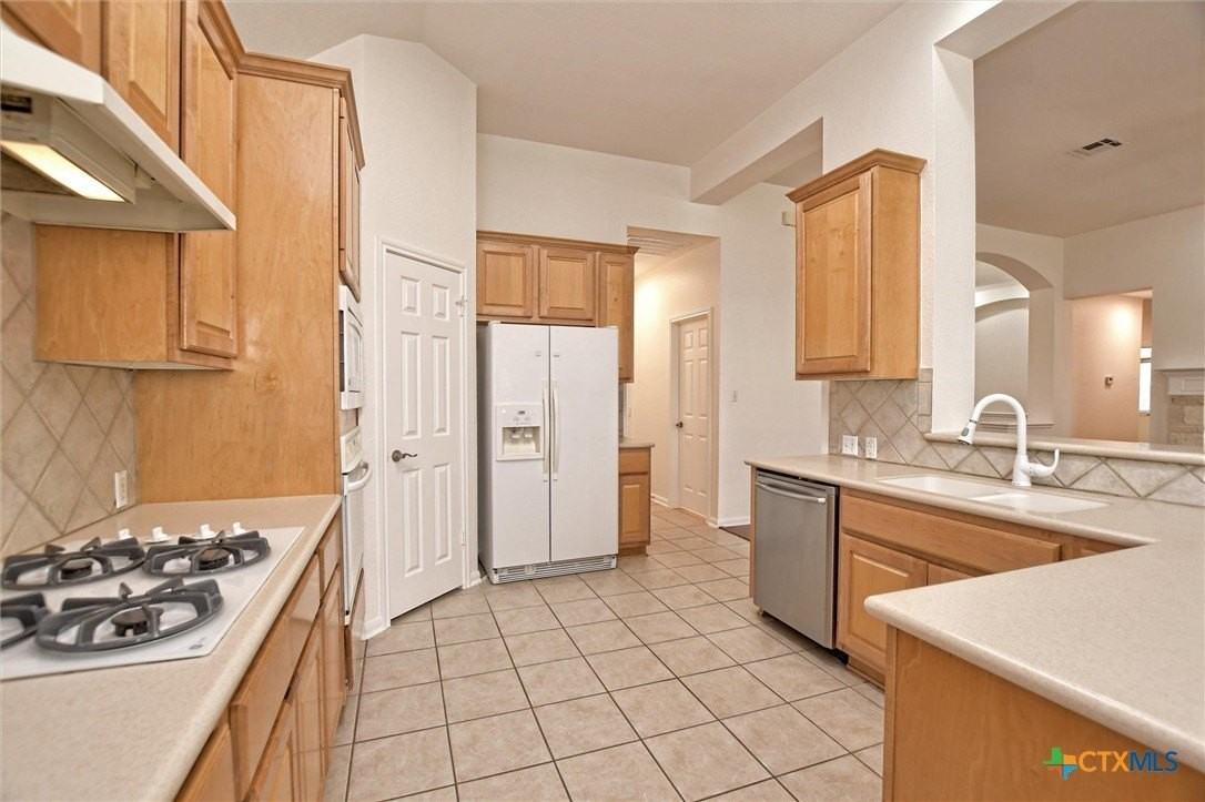 2632 Henley Dr - Photo 3 of 30