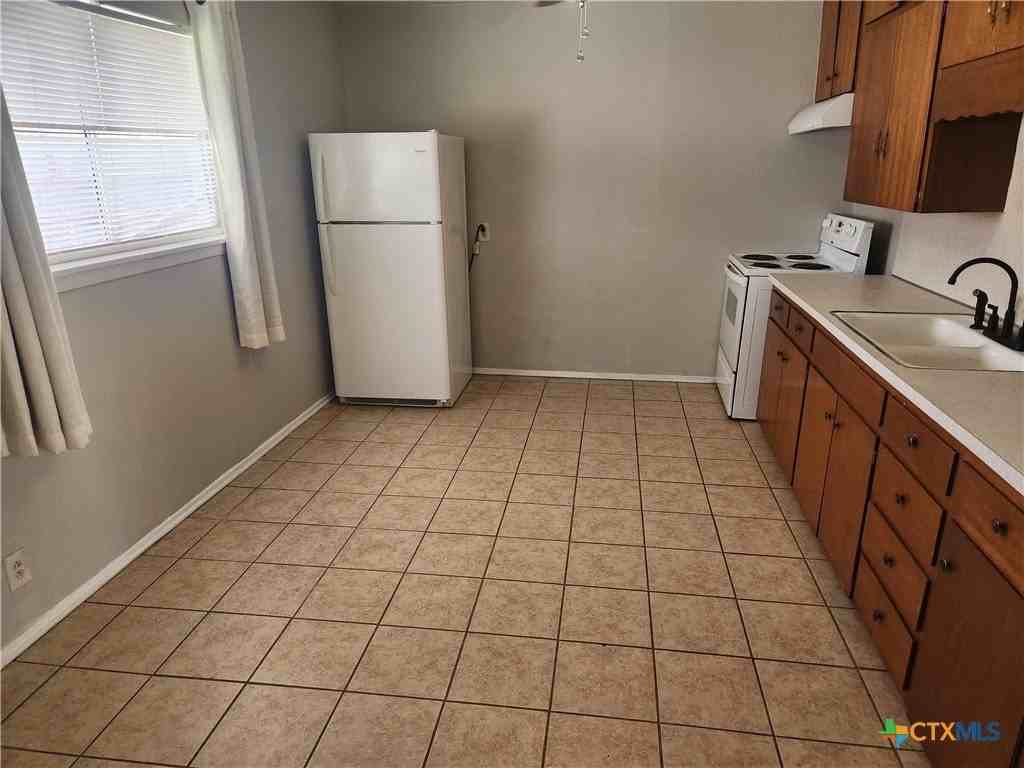 1802 W Avenue H Apt A - Photo 4 of 5