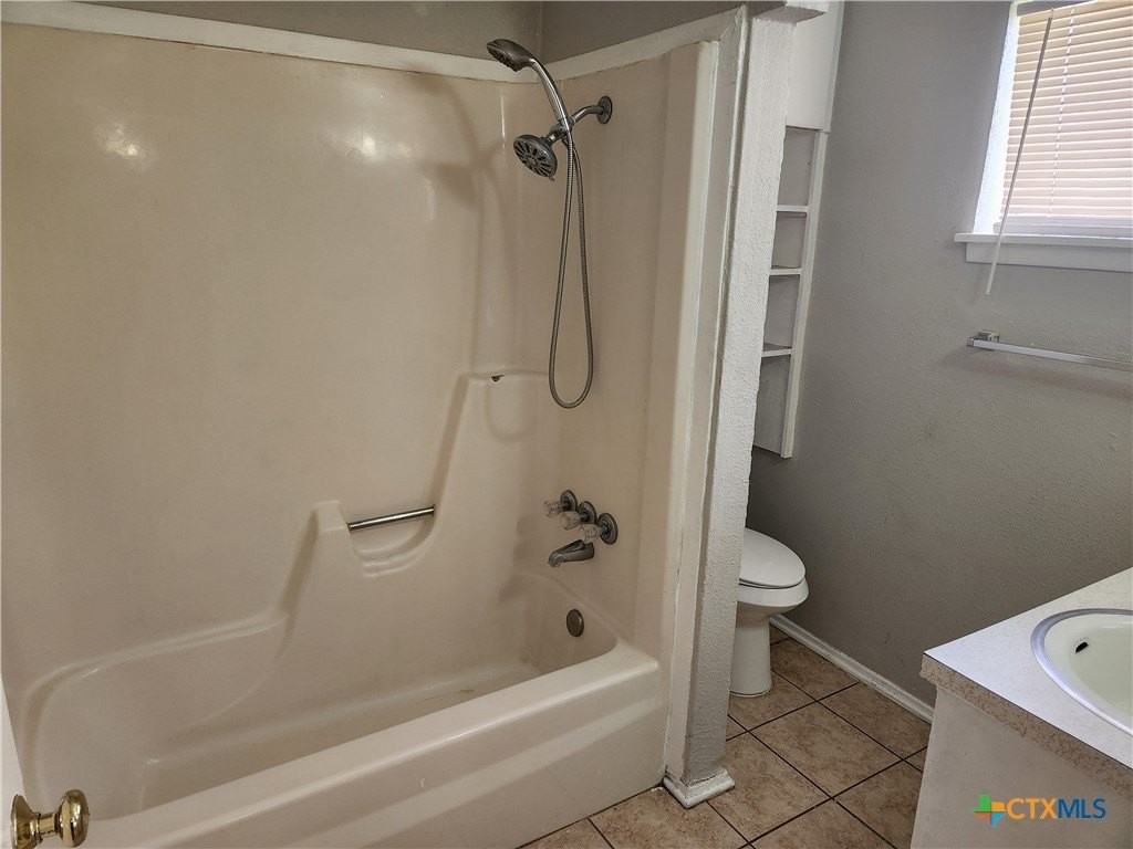 1802 W Avenue H Apt A - Photo 5 of 5