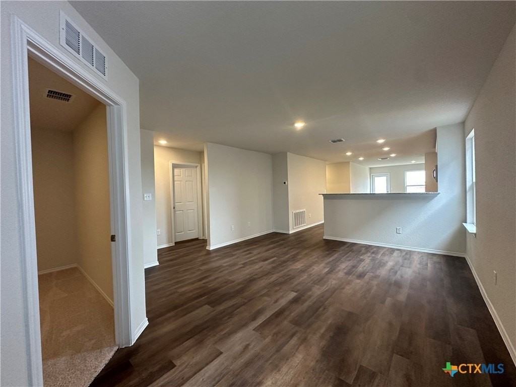 537 Autumn Blaze - Photo 4 of 22