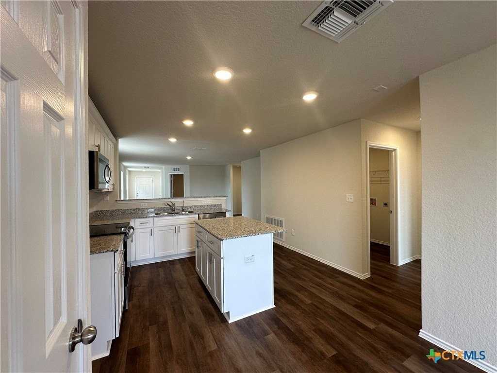 537 Autumn Blaze - Photo 7 of 22