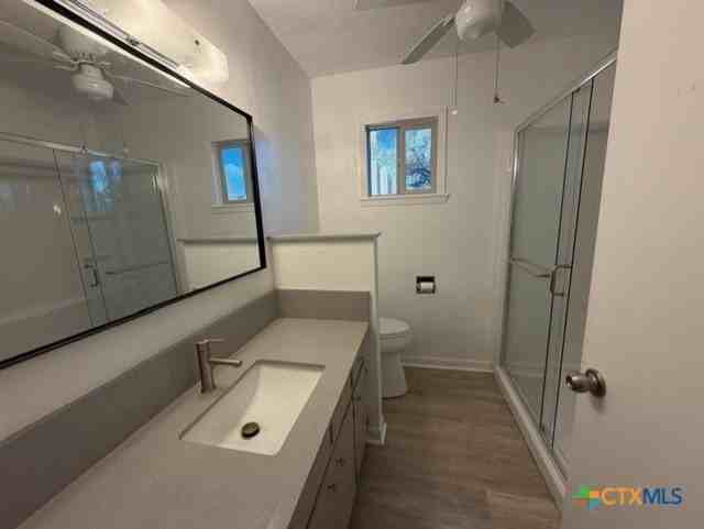 508 E Travis St - Photo 6 of 17