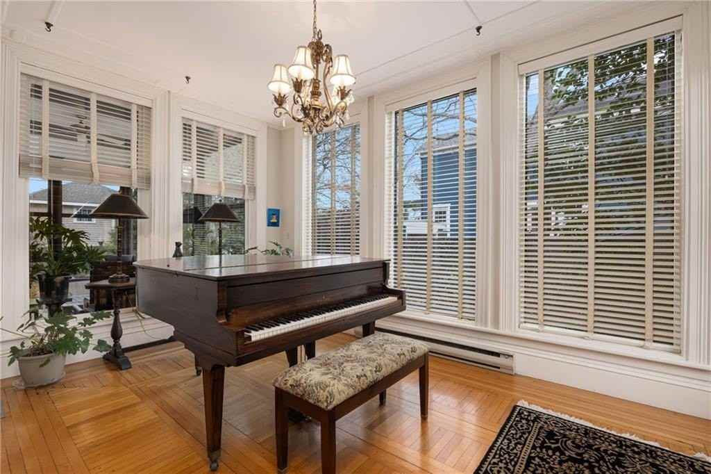 4 Hunter Ave - Photo 5 of 49